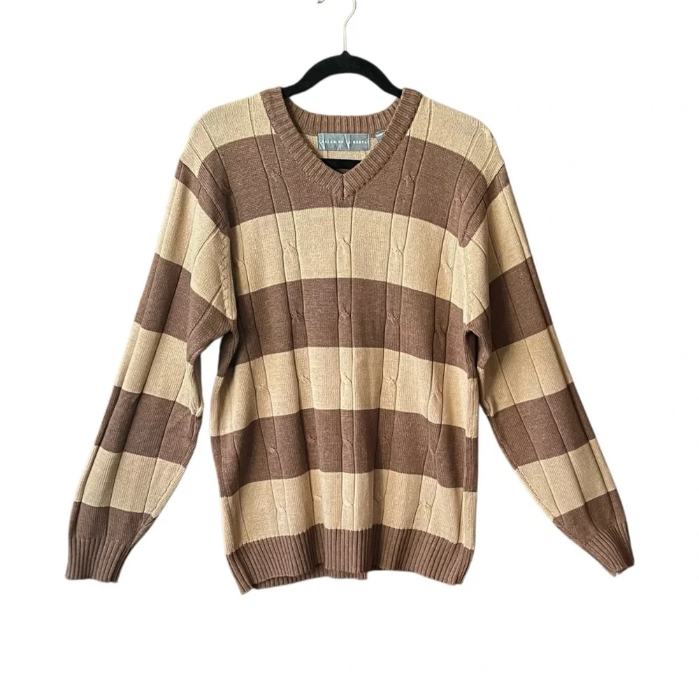 Oscar de le Renta V Neck Striped men’s  Sweater. Size M
